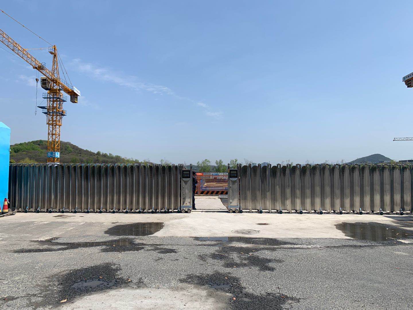 中建八局（jú）第三建設公司仙林風情街項（xiàng）目部大門